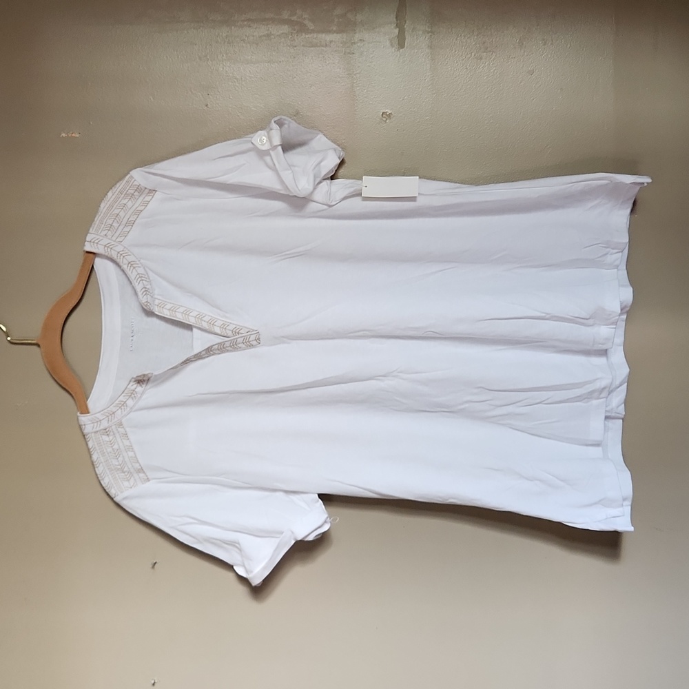 Laura Scott V-Neck tee